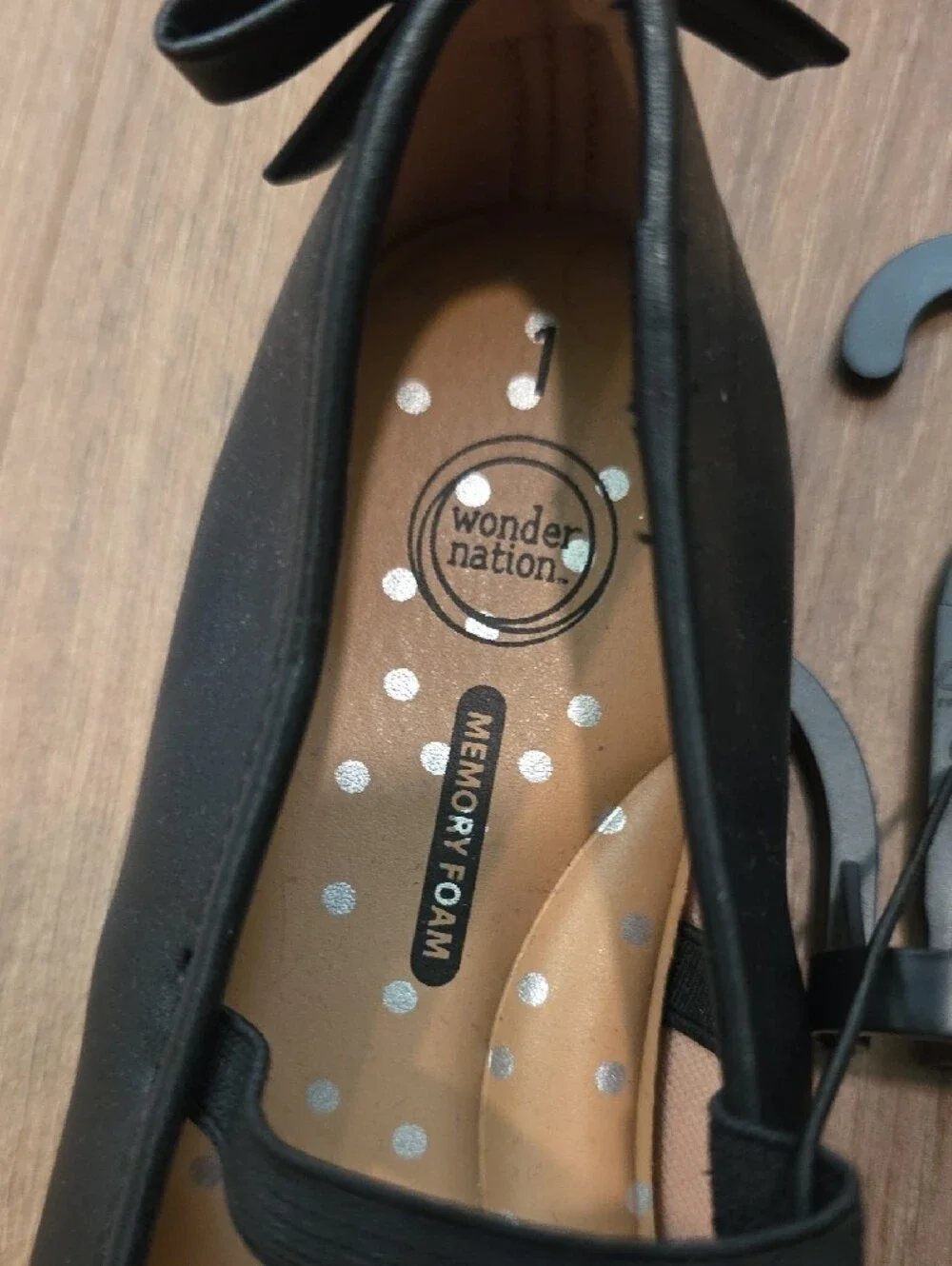 Girl's Wonder Nation Black Mary Jane Flats with Bow Accent. Size 1